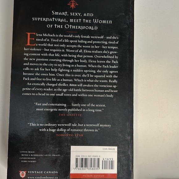 Bitten by Kelley Armstrong - Picture 2 of 3